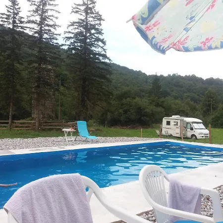 Turisticki Kompleks - Montana 2*