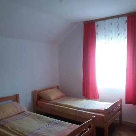 Guest house Turisticki Kompleks - Montana Tjentiste