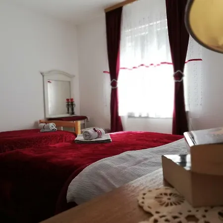 Turisticki Kompleks - Montana ゲストハウス ティエンティシュテ