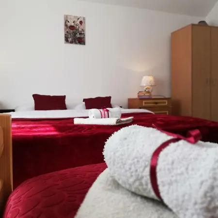 Turisticki Kompleks - Montana 2*