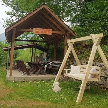 Turisticki Kompleks - Montana 2*