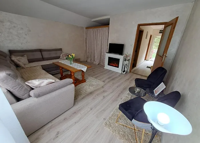 Guest house Turisticki Kompleks - Montana 2*