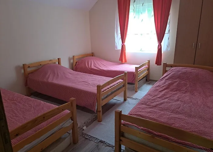 Turisticki Kompleks - Montana Guest house 2*