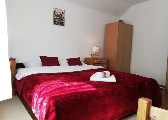 Turisticki Kompleks - Montana 2* Tjentiste