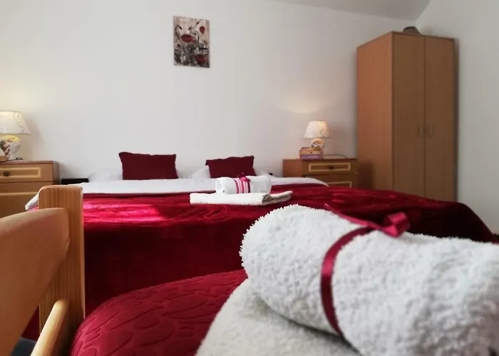 Turisticki Kompleks - Montana 2*